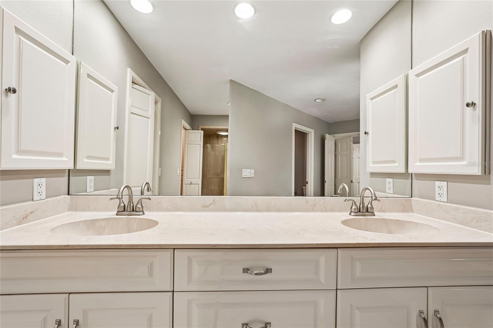 1675 LANDINGS LN — photo 50