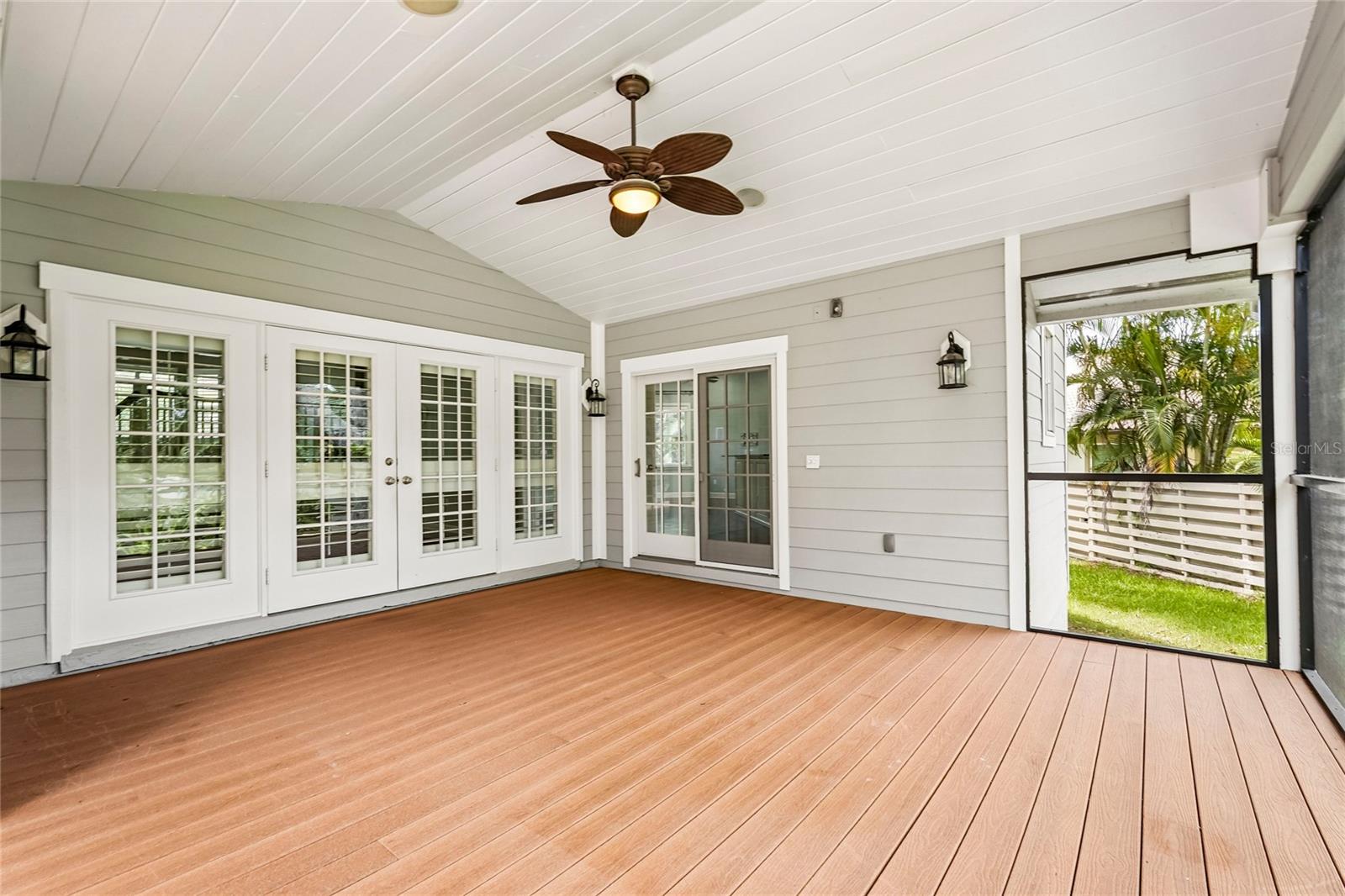 1675 LANDINGS LN — photo 54