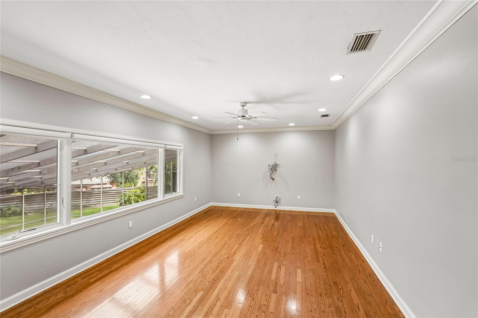1675 LANDINGS LN — photo 35