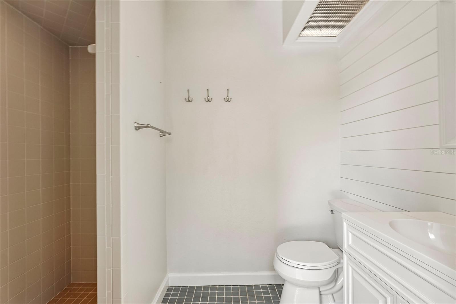 1675 LANDINGS LN — photo 39