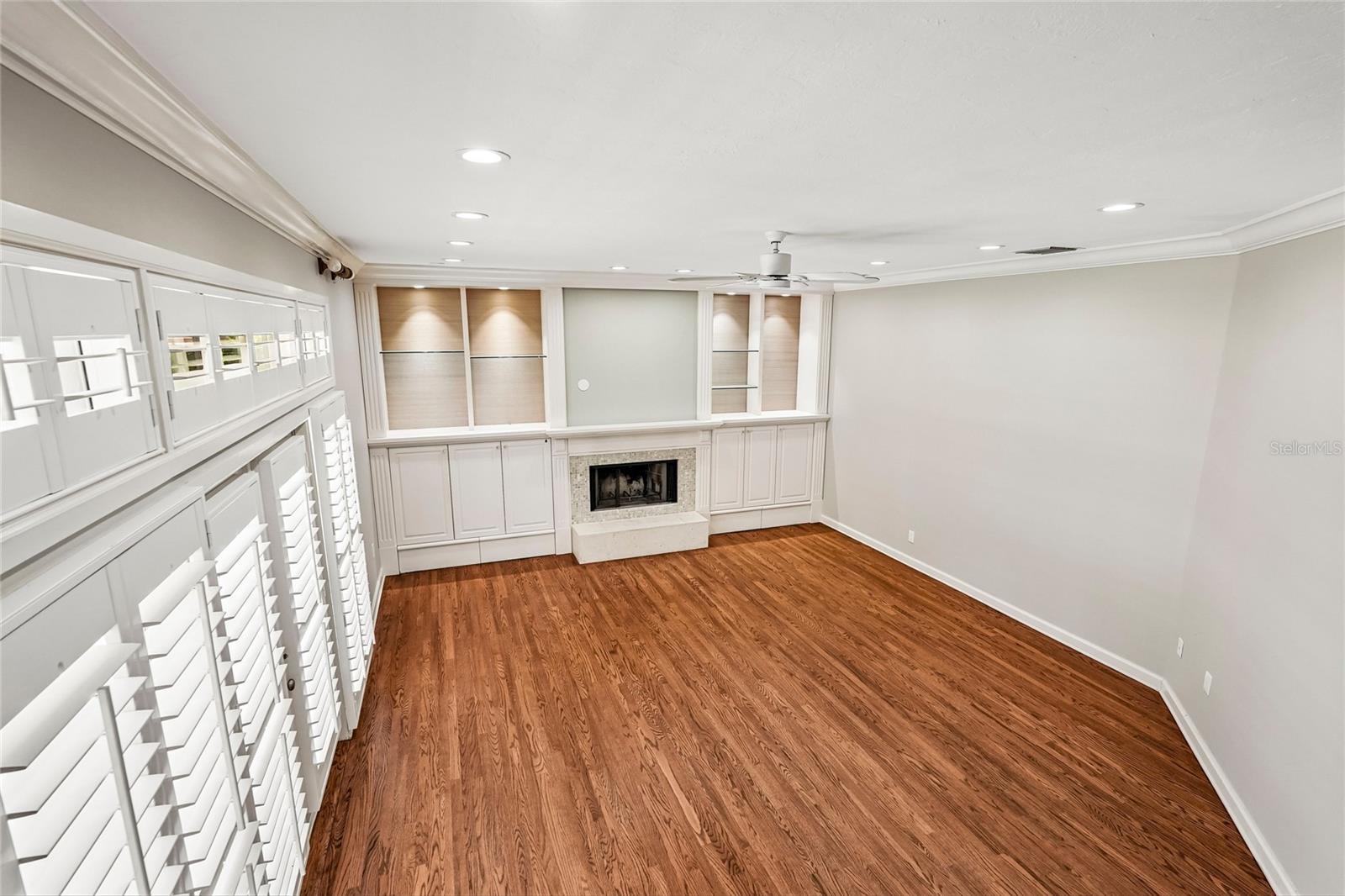 1675 LANDINGS LN — photo 44