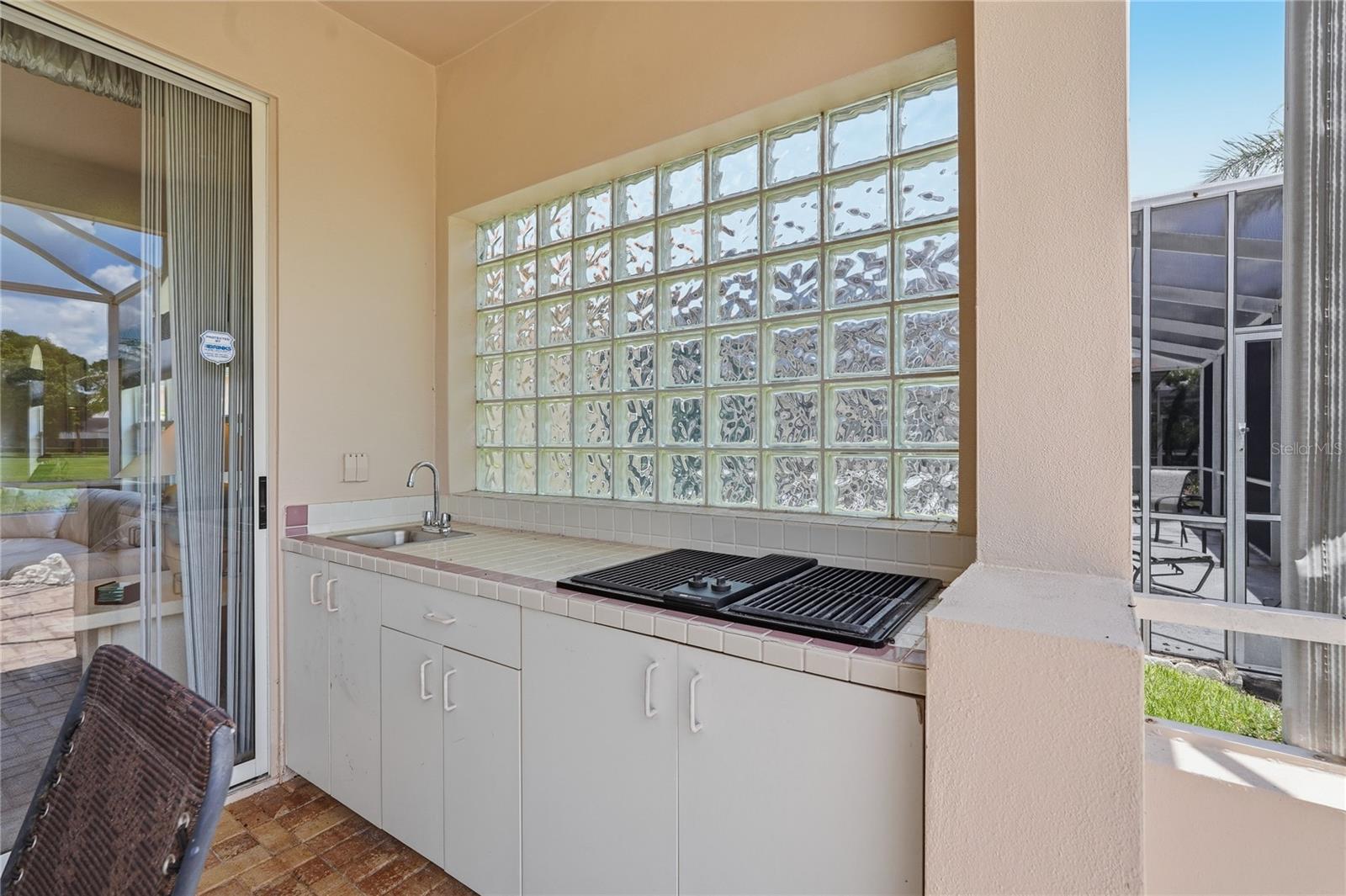 1063 DARTFORD DR — photo 31