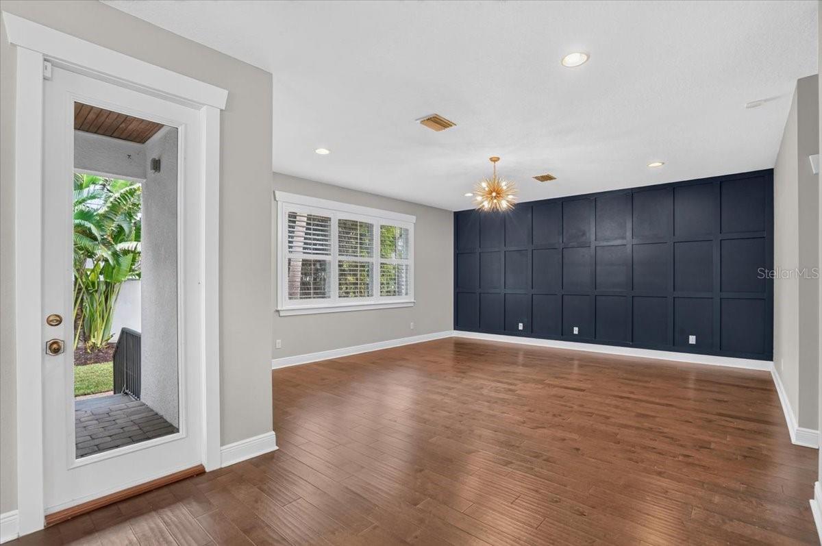 3615 W RENELLIE CIR — photo 25