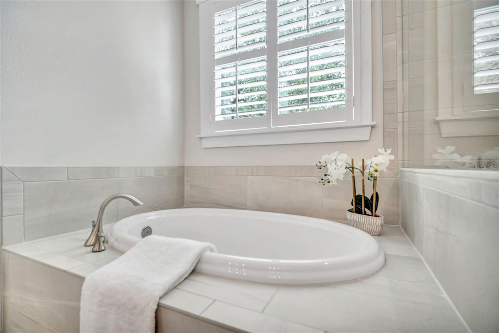 3615 W RENELLIE CIR — photo 52