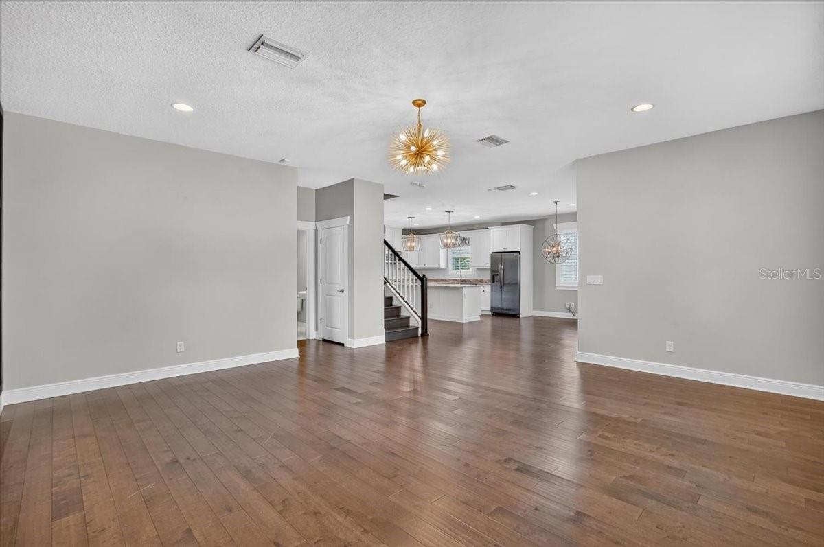 3615 W RENELLIE CIR — photo 27