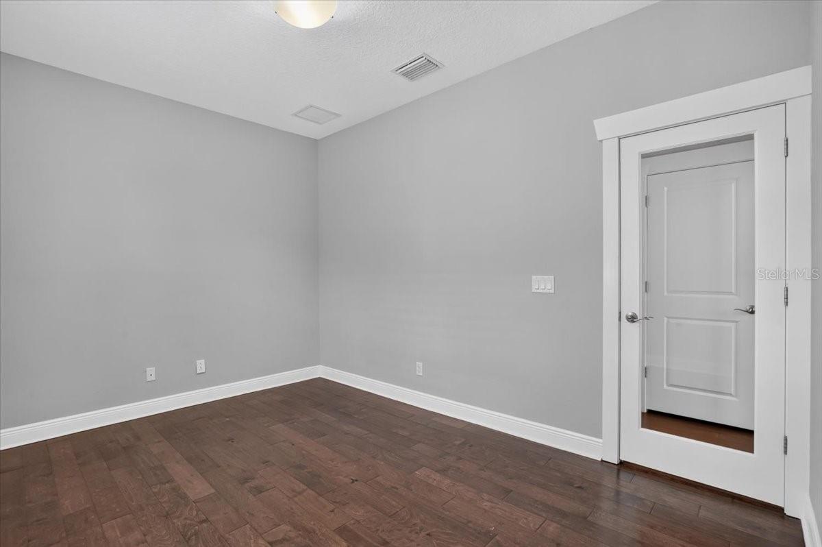 3615 W RENELLIE CIR — photo 31