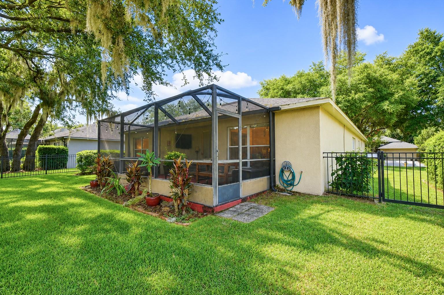6209 GANNETDALE DR — photo 26