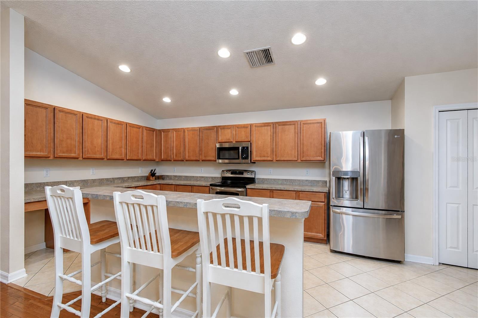 6209 GANNETDALE DR — photo 9