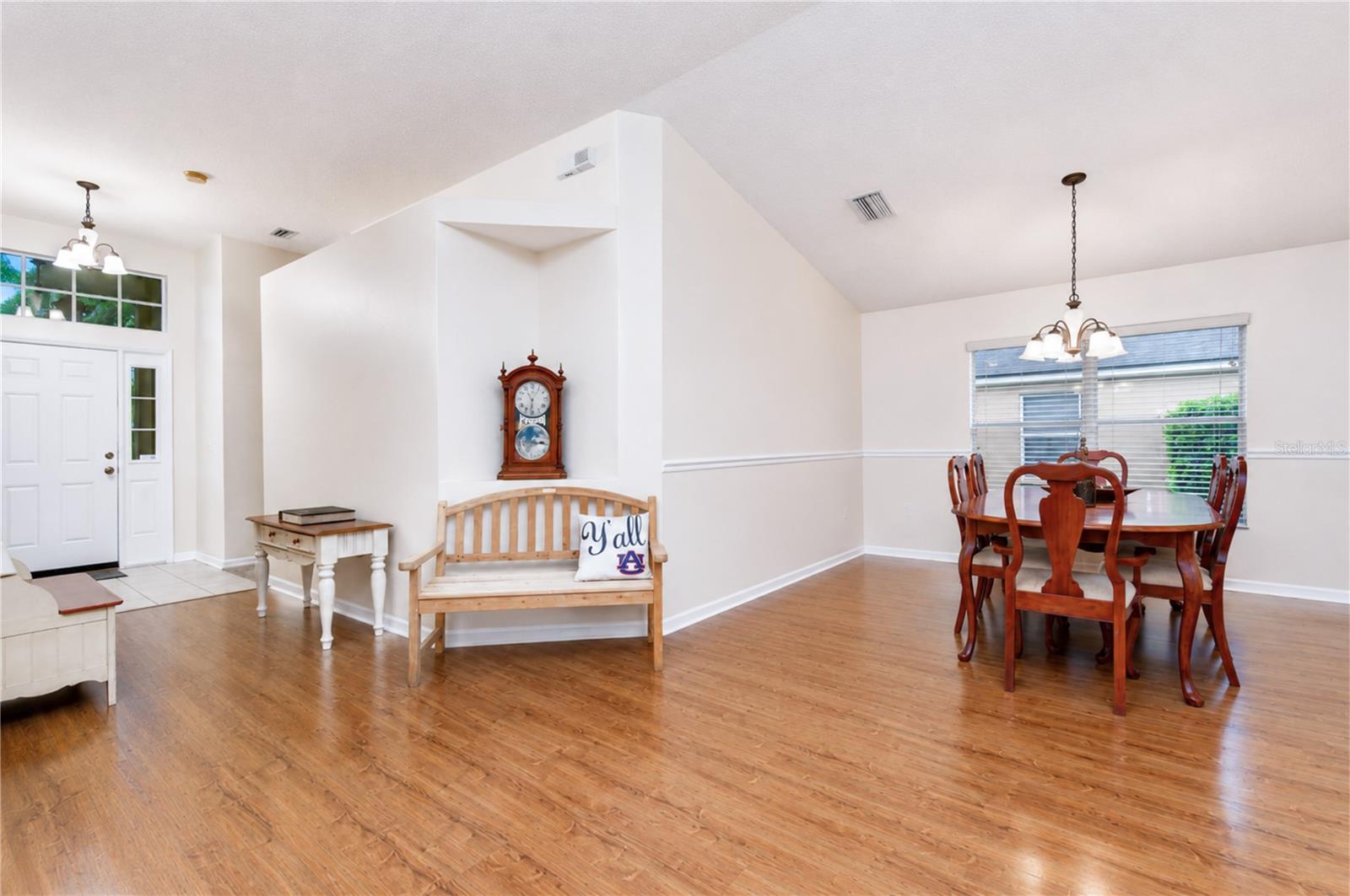 6209 GANNETDALE DR — photo 4