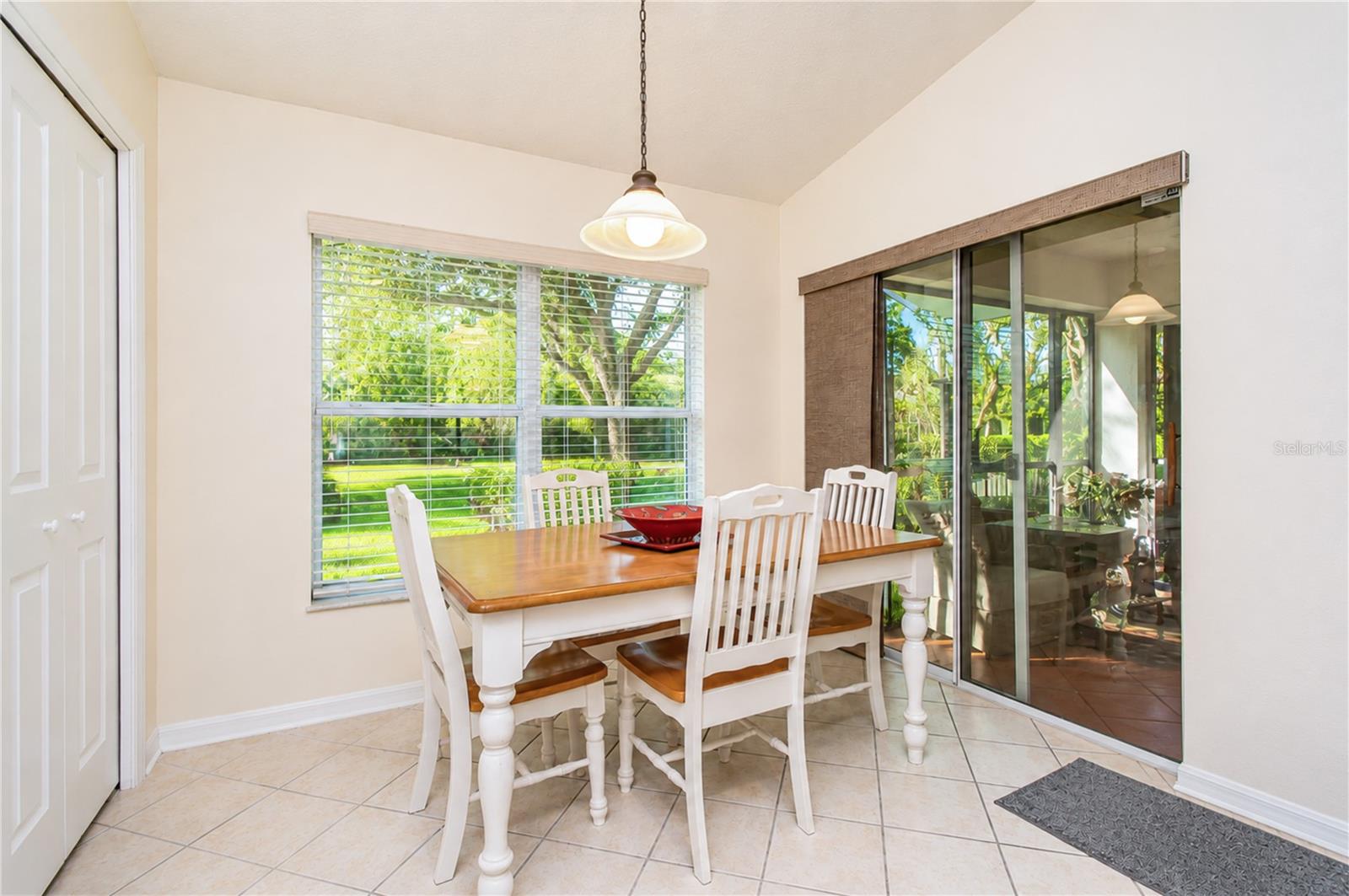 6209 GANNETDALE DR — photo 12