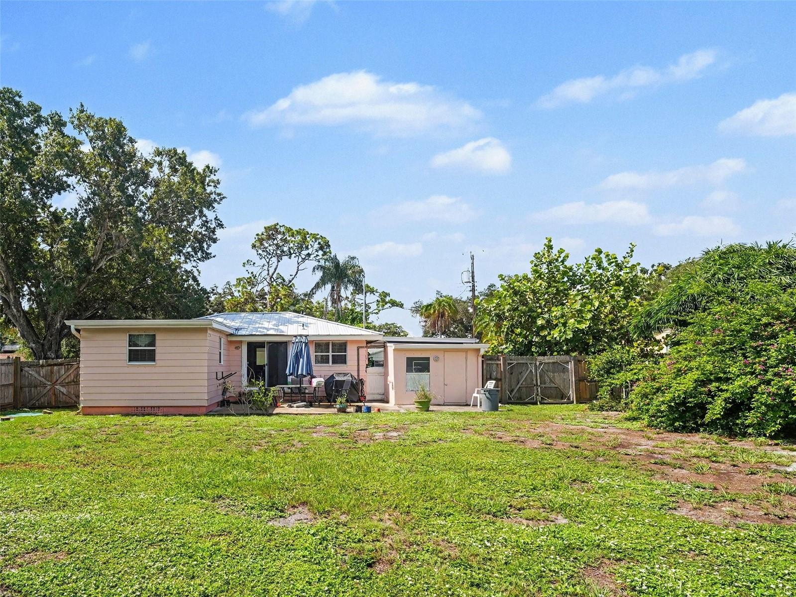 3035 HILLVIEW ST — photo 18