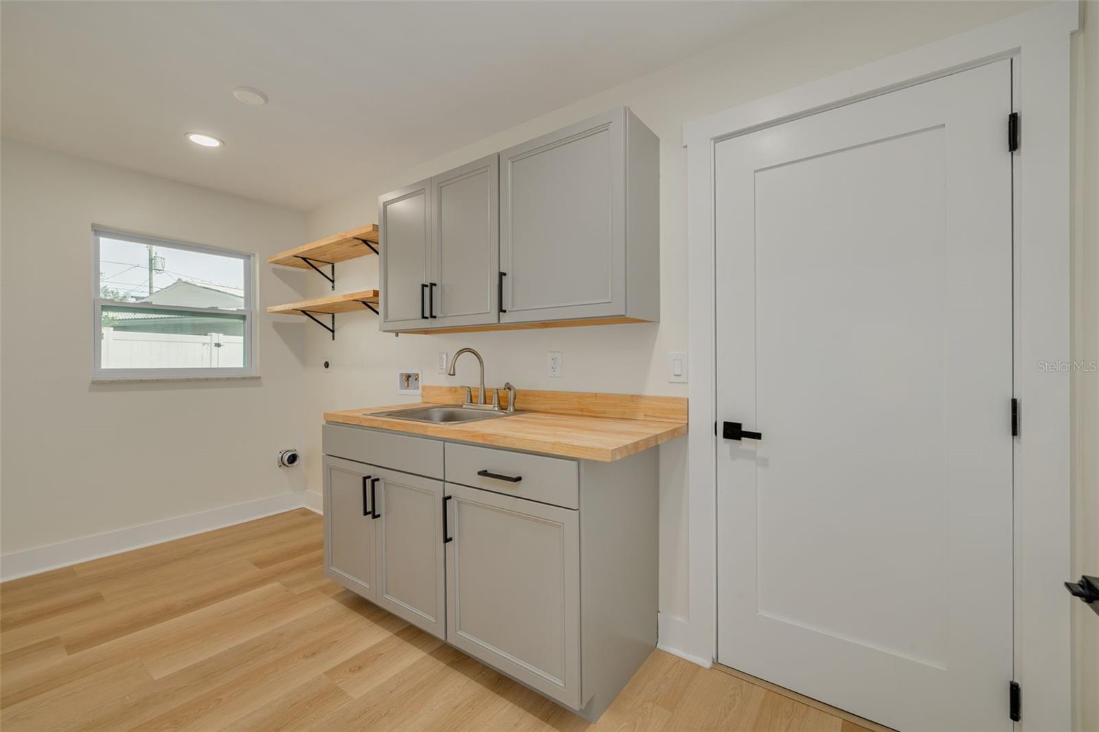 2065 ENVOY CT — photo 25