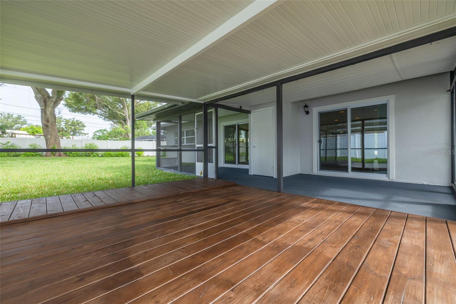 2065 ENVOY CT — photo 44