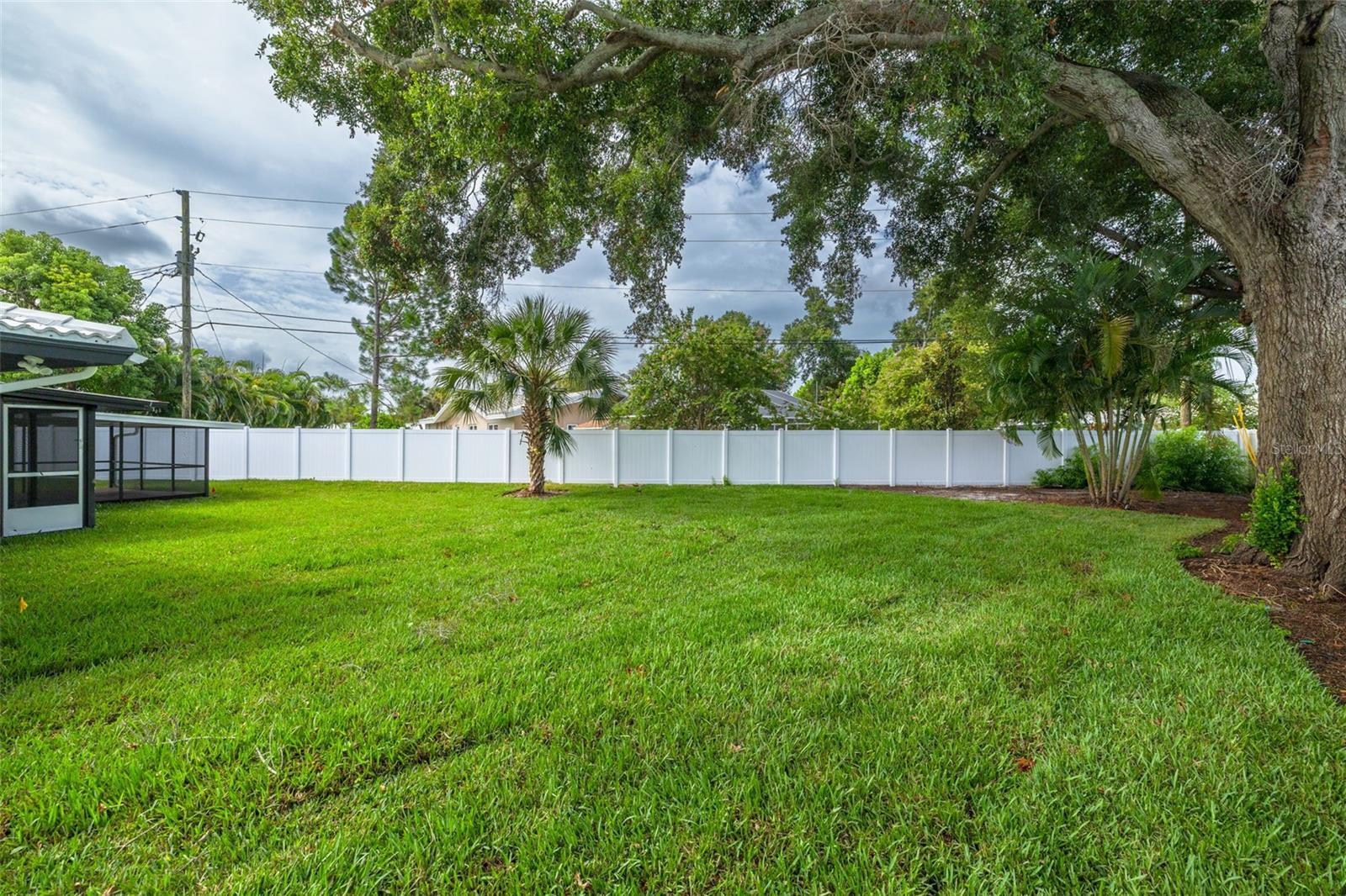 2065 ENVOY CT — photo 40