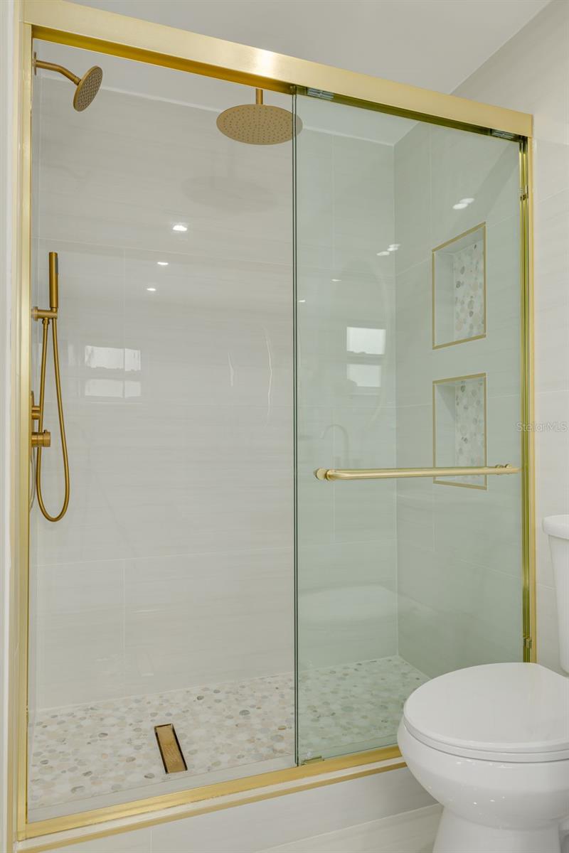 2065 ENVOY CT — photo 37