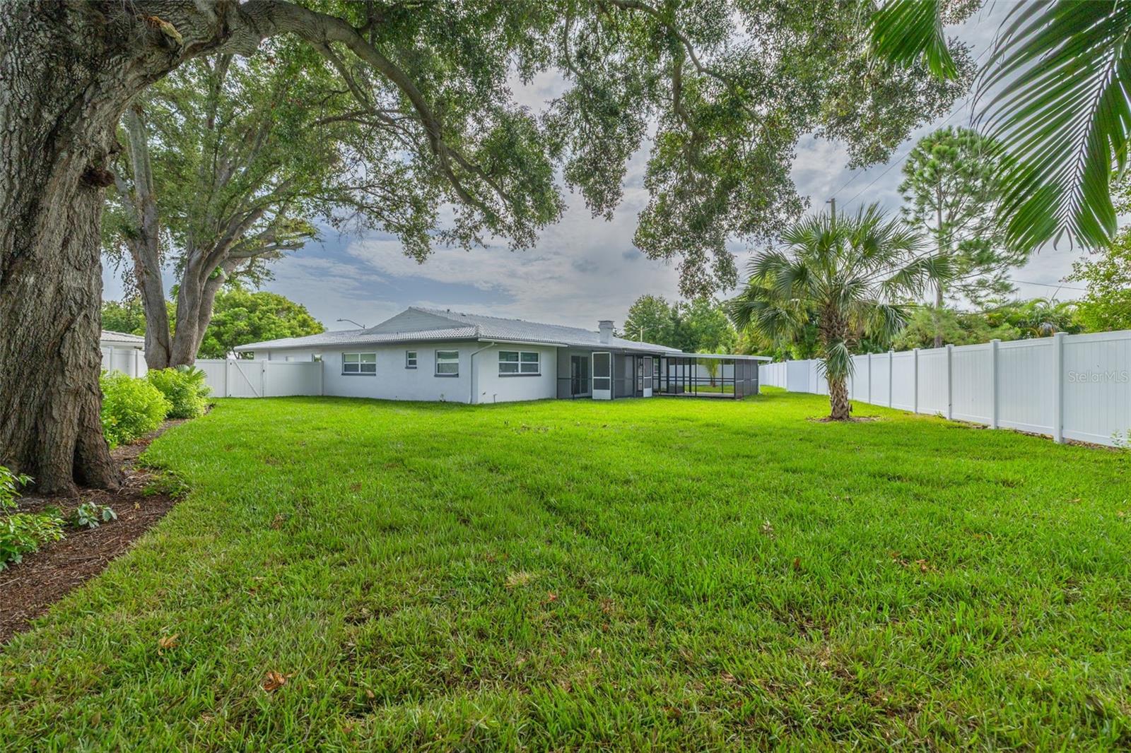 2065 ENVOY CT — photo 41