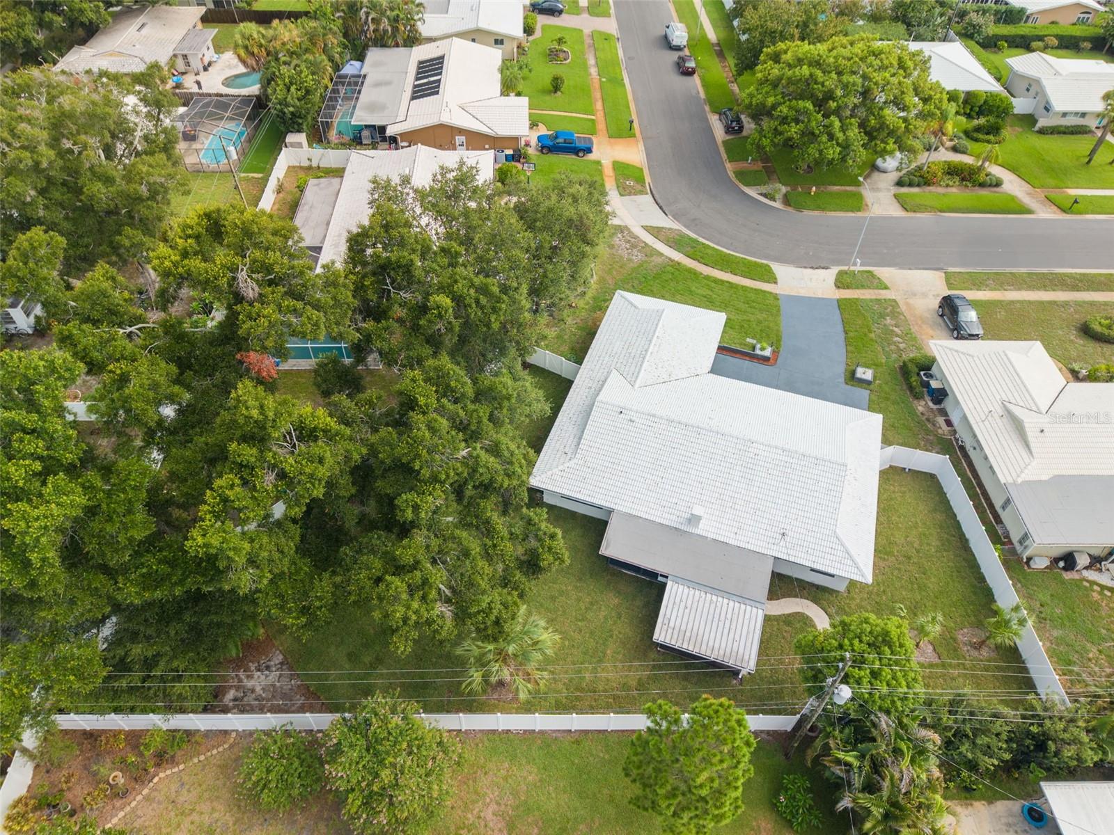 2065 ENVOY CT — photo 38