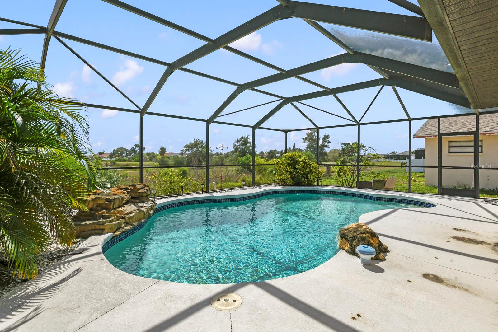 744 FLAMINGO DR — photo 6