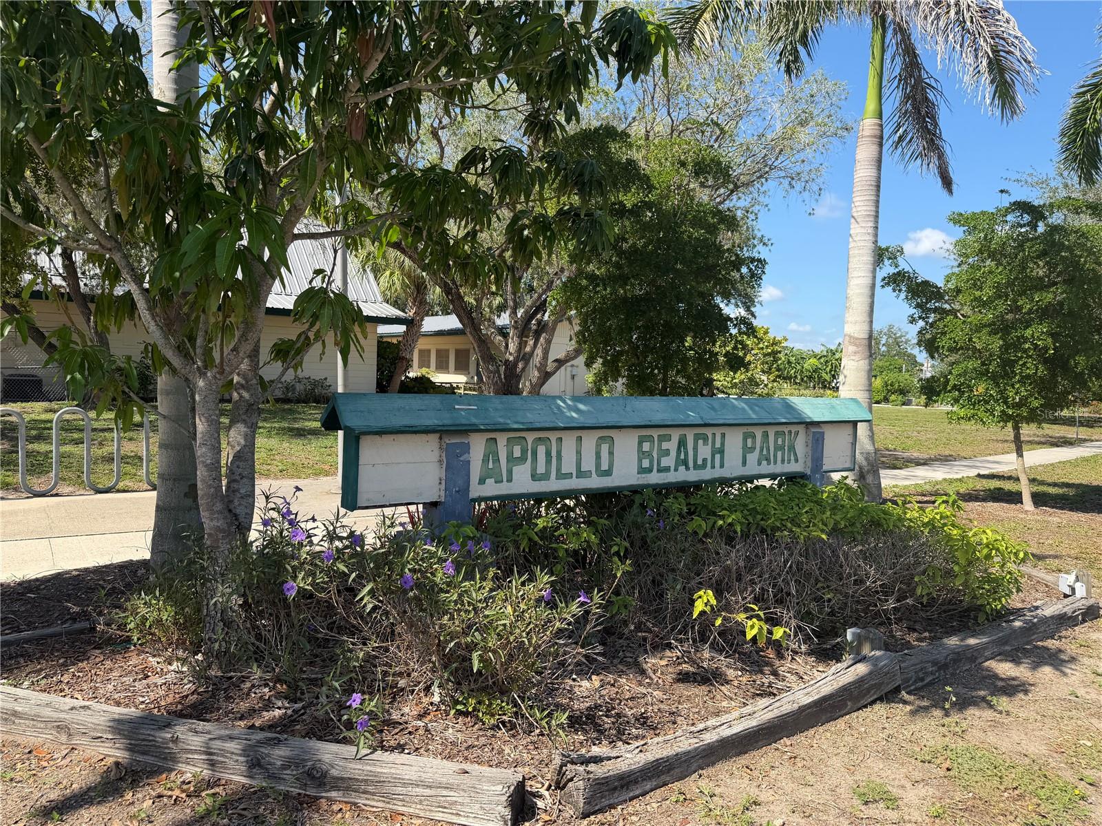 744 FLAMINGO DR — photo 41