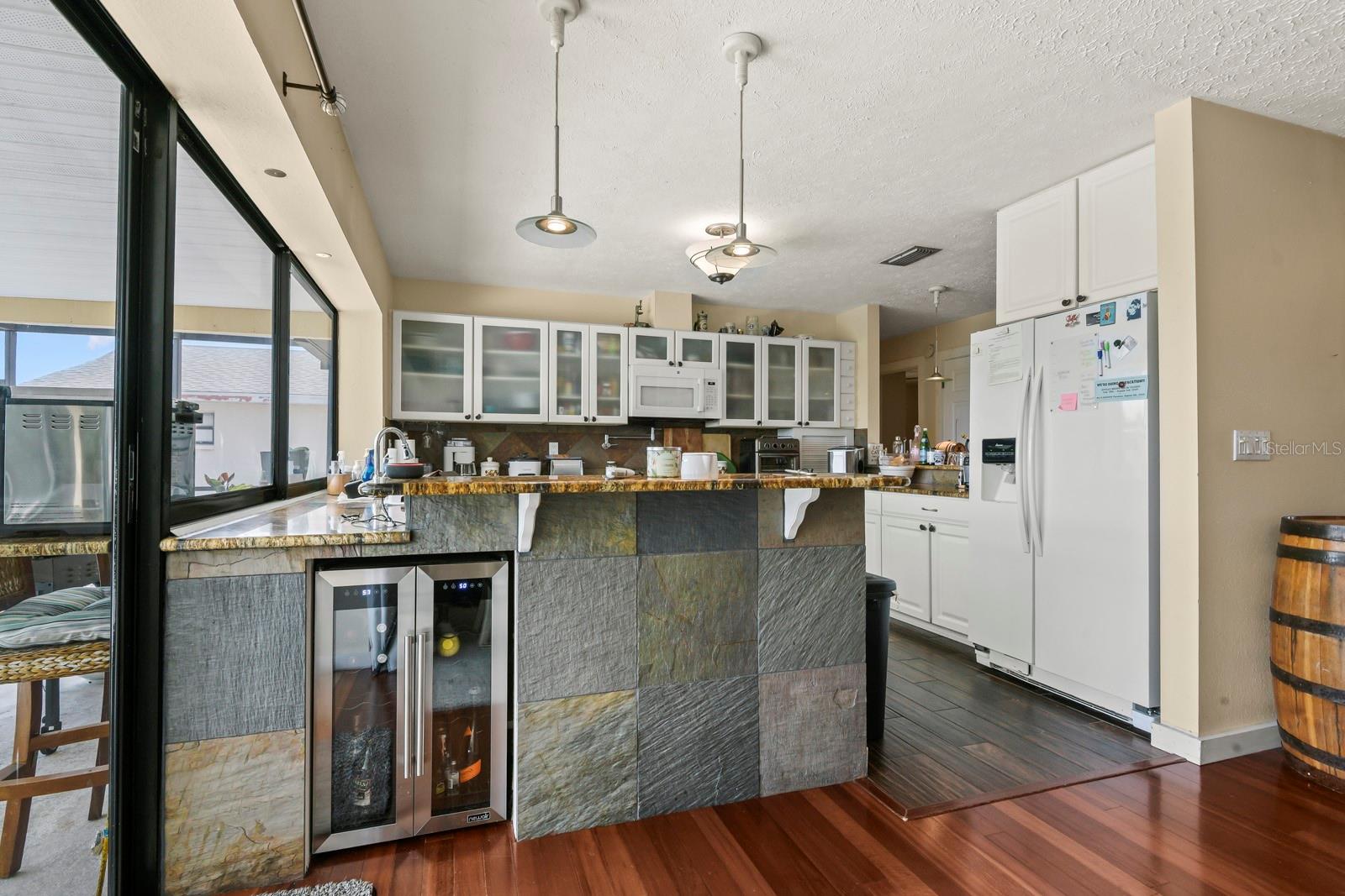 744 FLAMINGO DR — photo 10