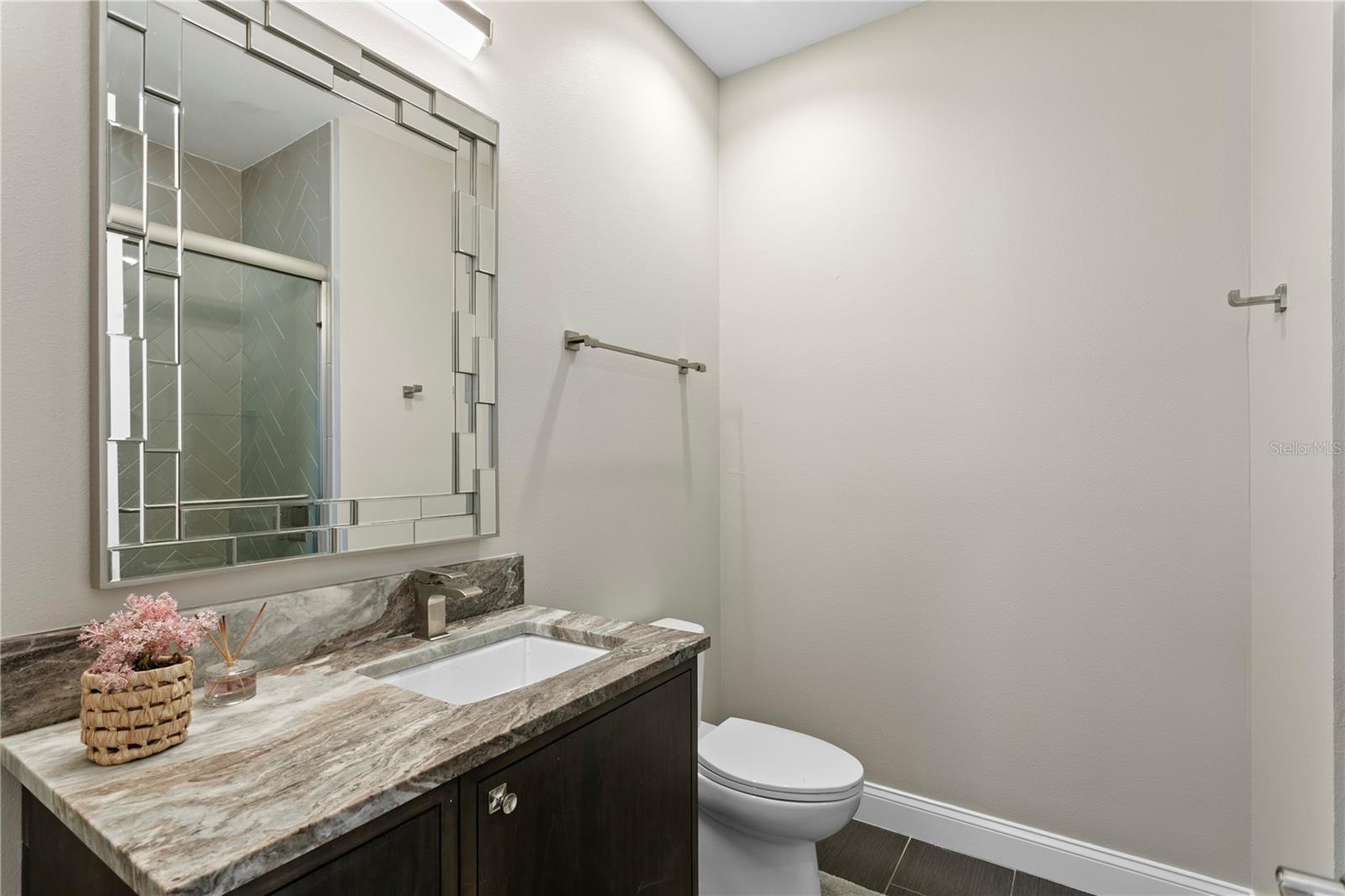 5016 W EVELYN DR — photo 56