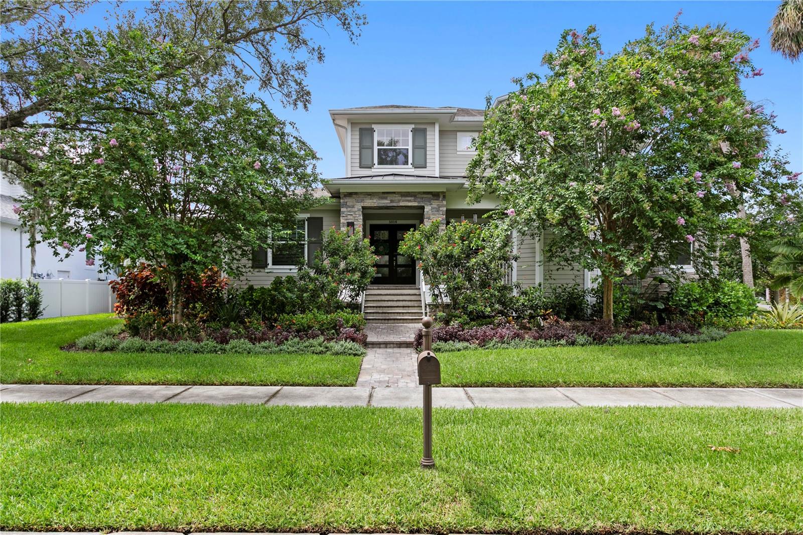 5016 W EVELYN DR — photo 2