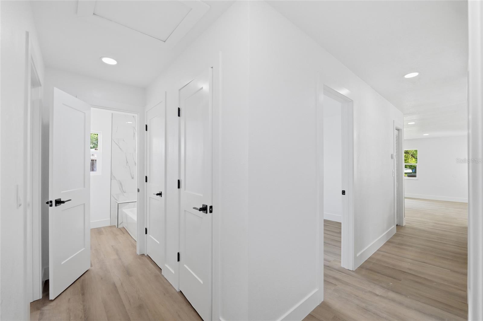 505 PAPAYA DR — photo 12