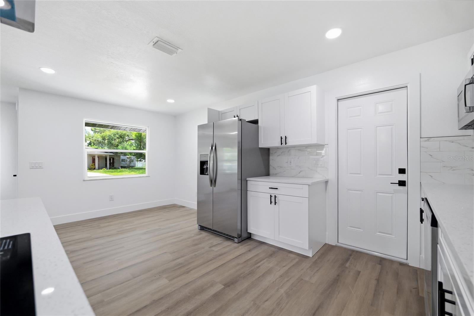 505 PAPAYA DR — photo 10