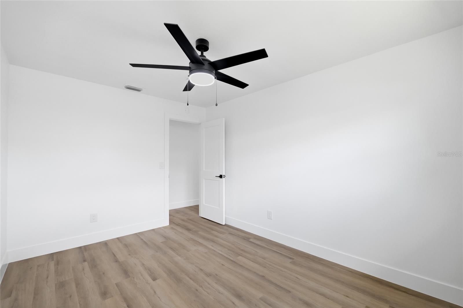 505 PAPAYA DR — photo 18
