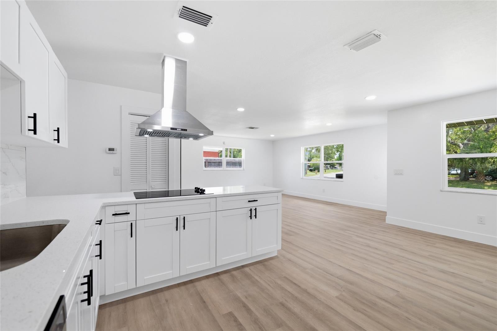 505 PAPAYA DR — photo 8
