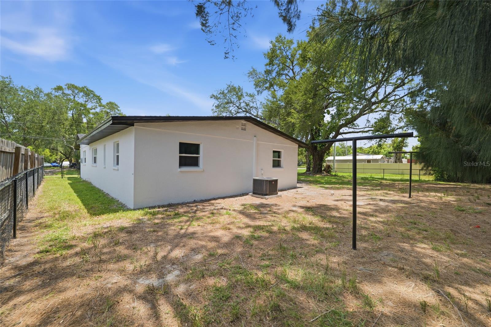 505 PAPAYA DR — photo 30