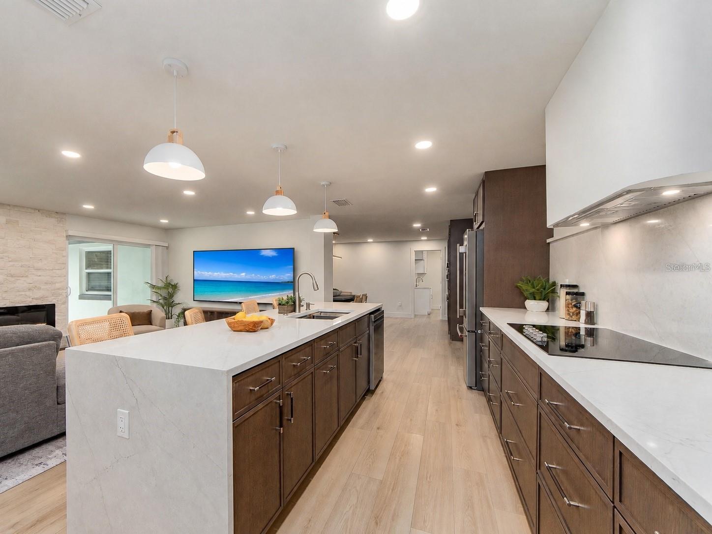 1967 CASTILLE DR — photo 13
