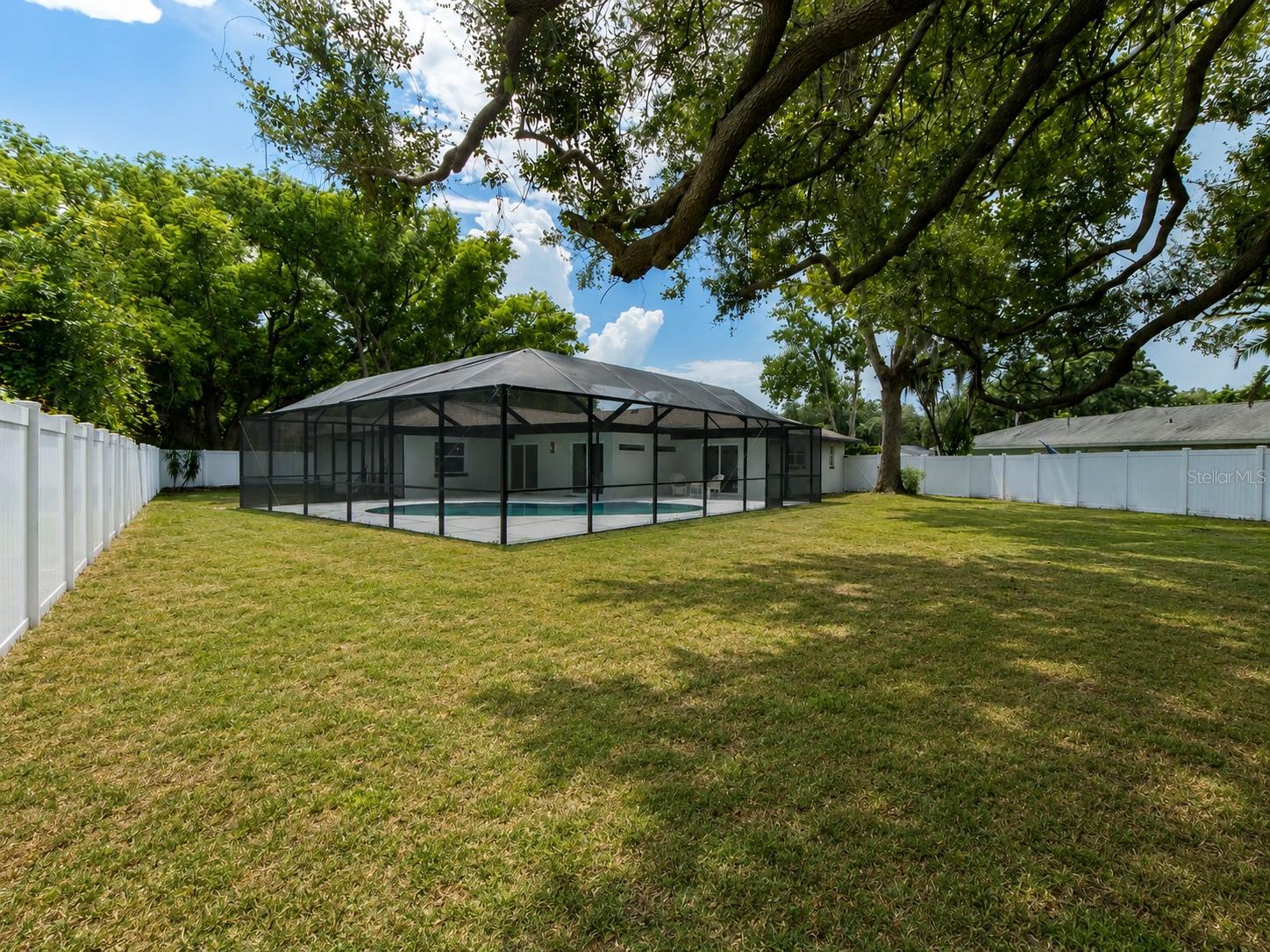 1967 CASTILLE DR — photo 37