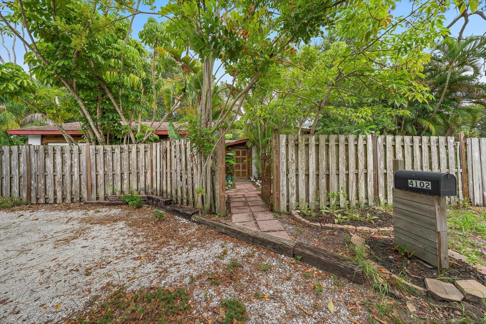 4102 ROYAL PALM AVE — photo 2