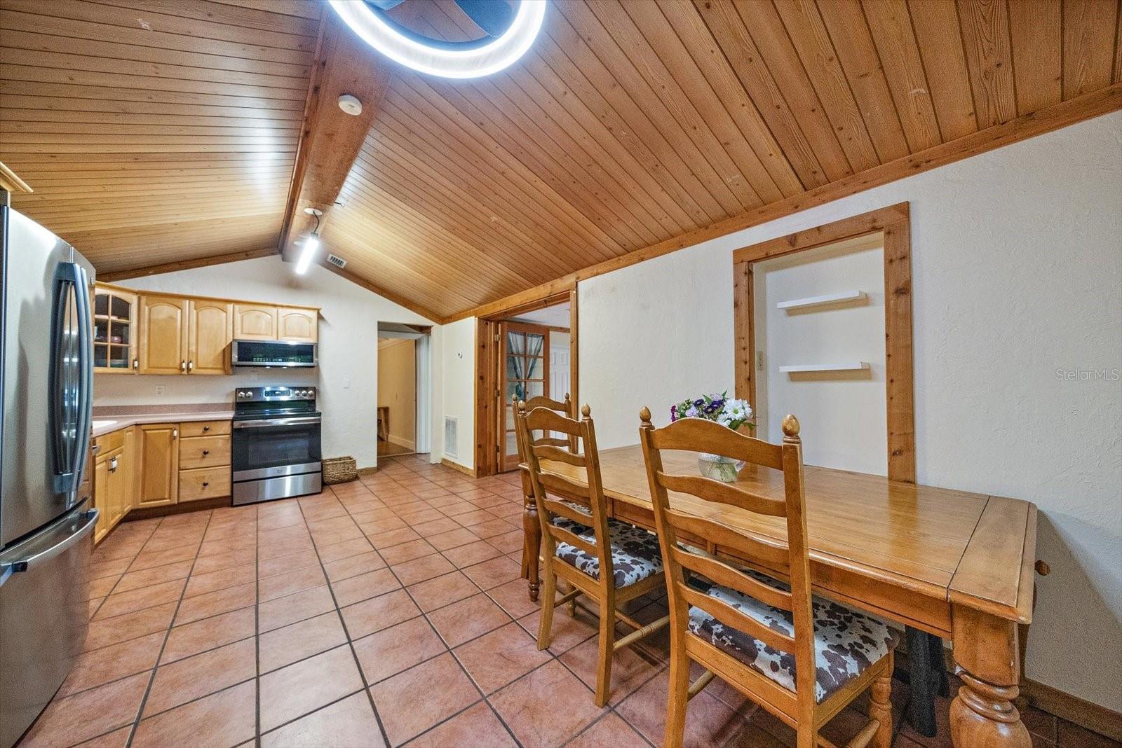 4102 ROYAL PALM AVE — photo 12