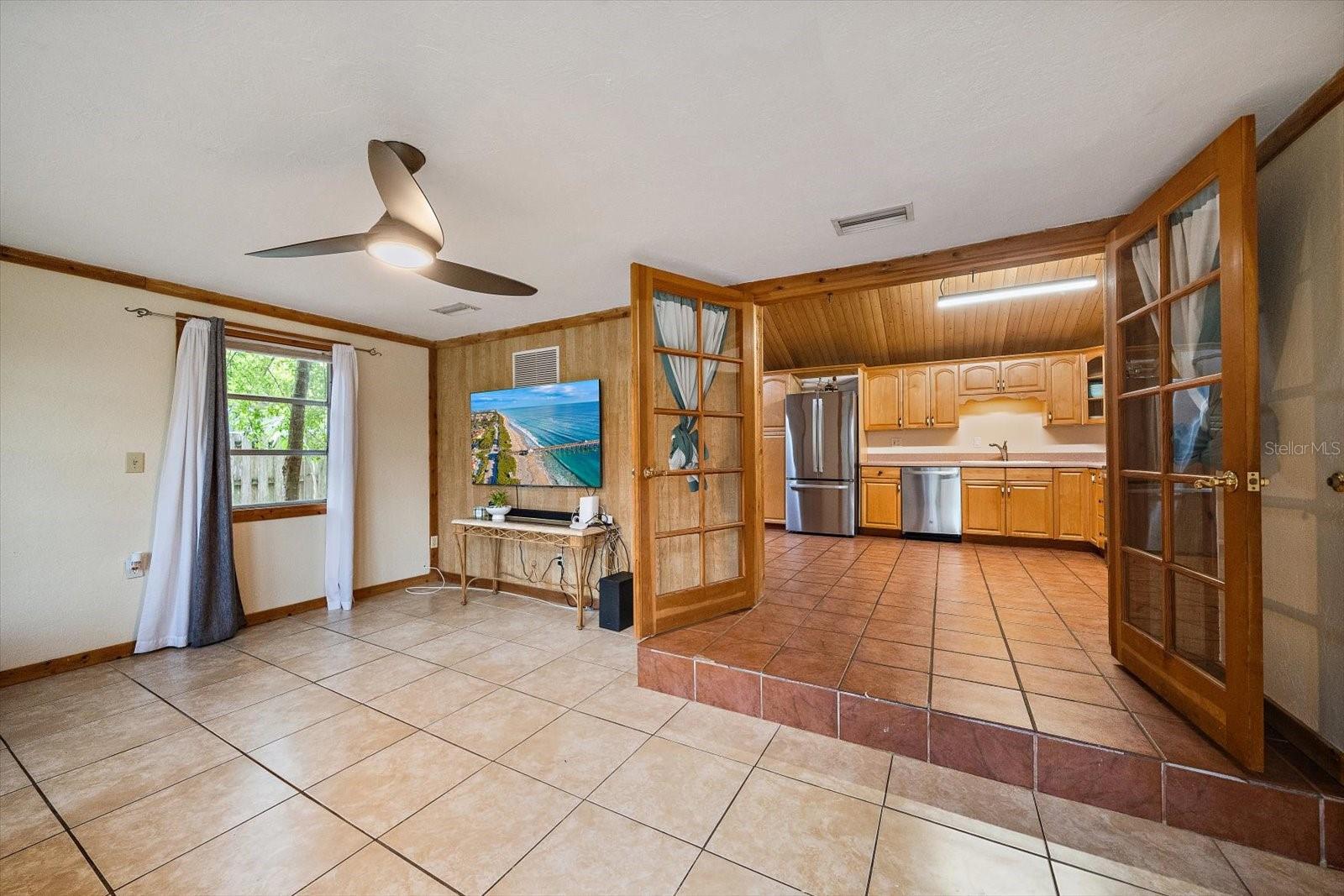 4102 ROYAL PALM AVE — photo 4