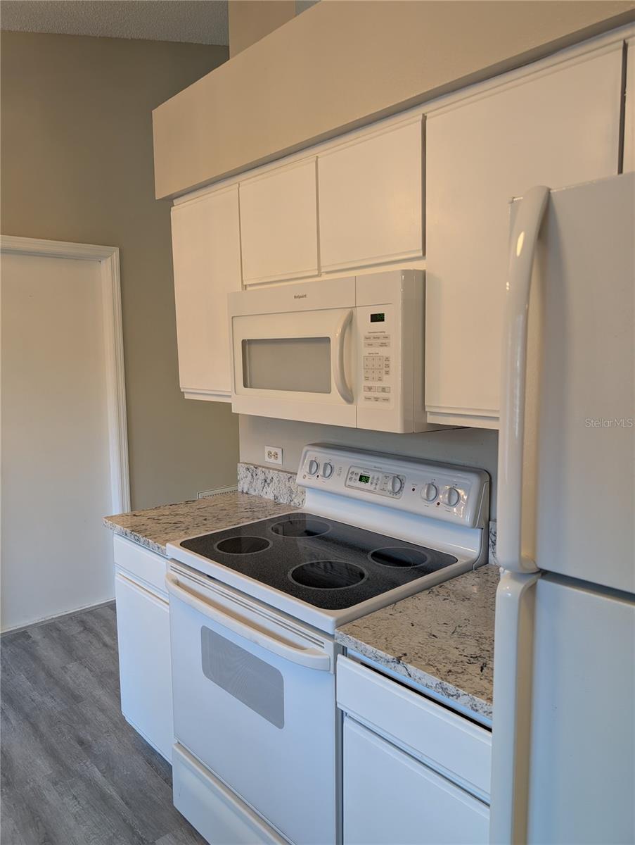 4205 BARRET AVE — photo 14