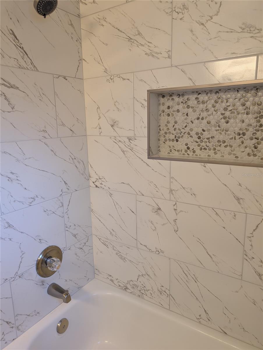 4205 BARRET AVE — photo 9