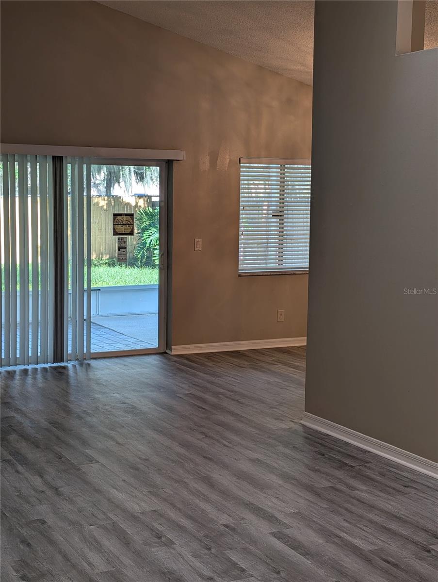 4205 BARRET AVE — photo 3