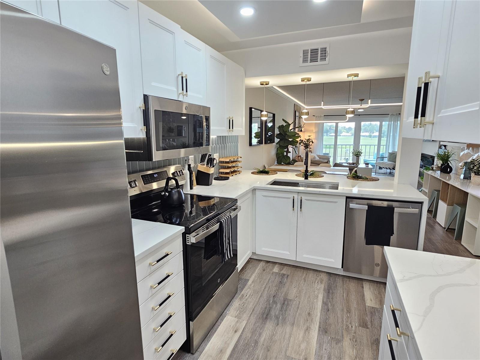 437 CERROMAR LN #424 — photo 34