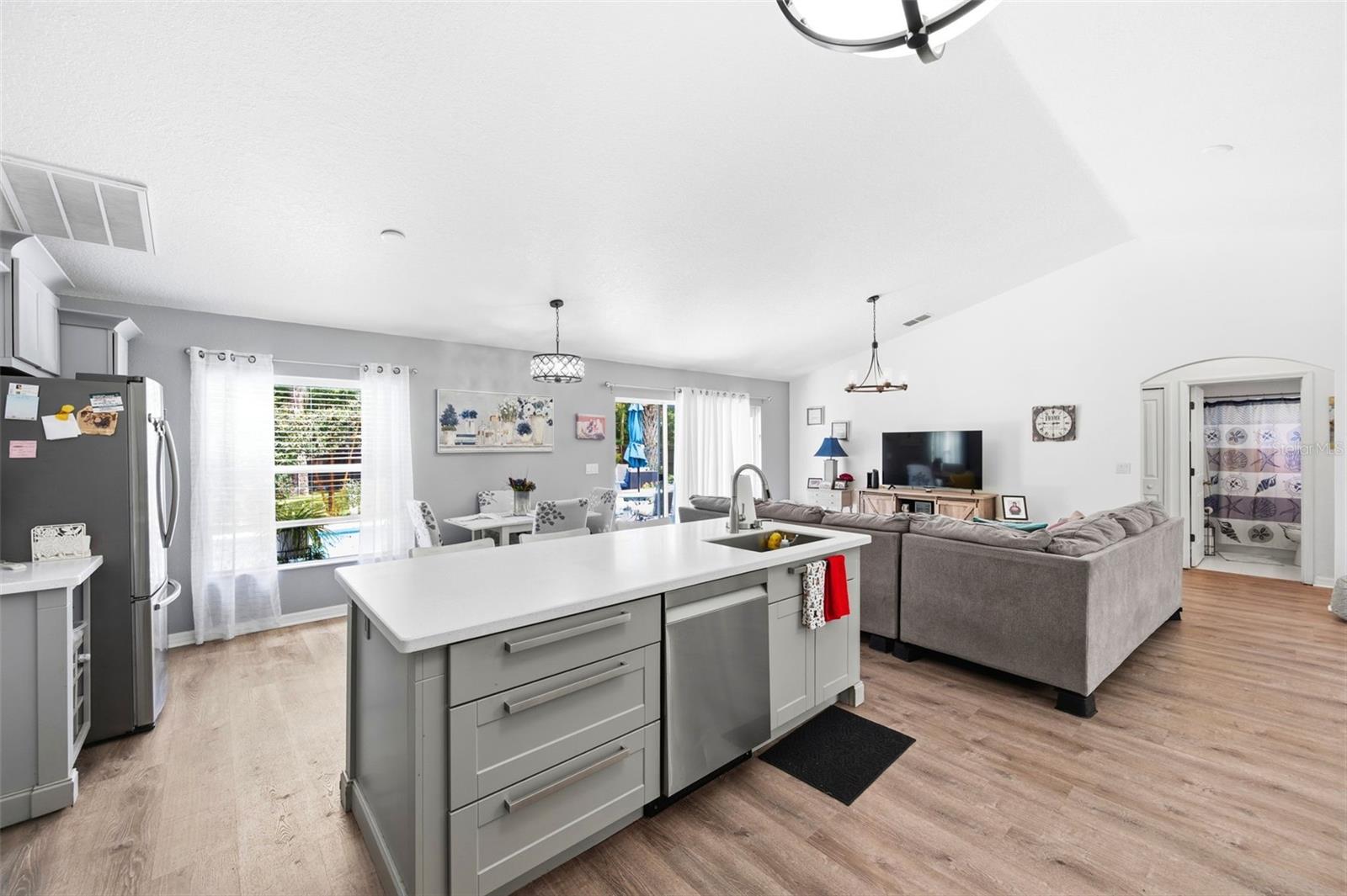 11240 MARQUERITE AVE — photo 5