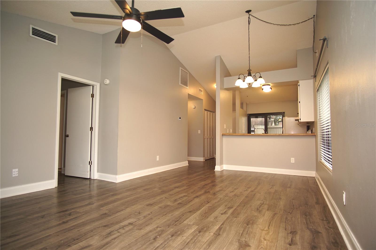 7807 AMBERLEA CT #7807 — photo 4