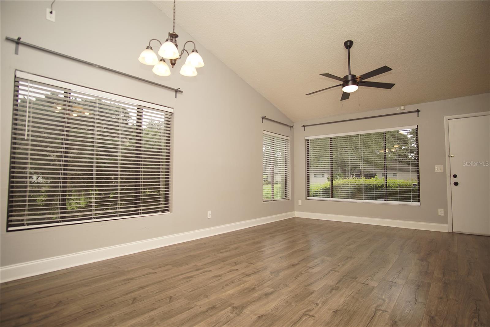 7807 AMBERLEA CT #7807 — photo 3