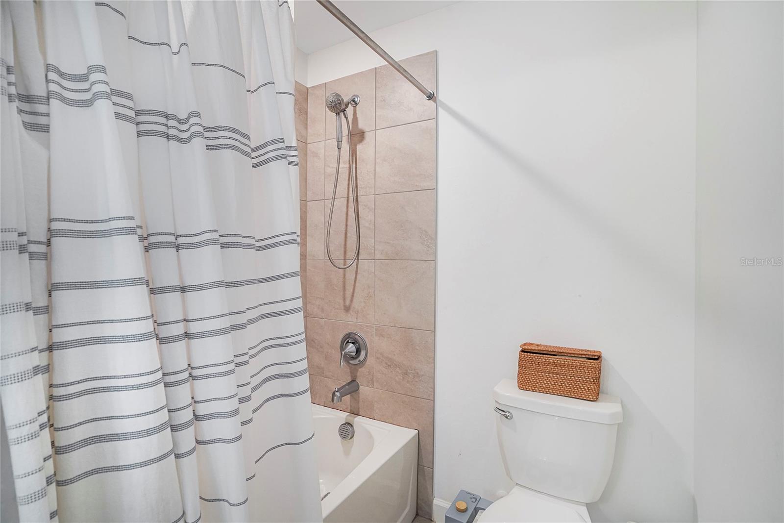 15859 ISLANDWALK AVE — photo 31