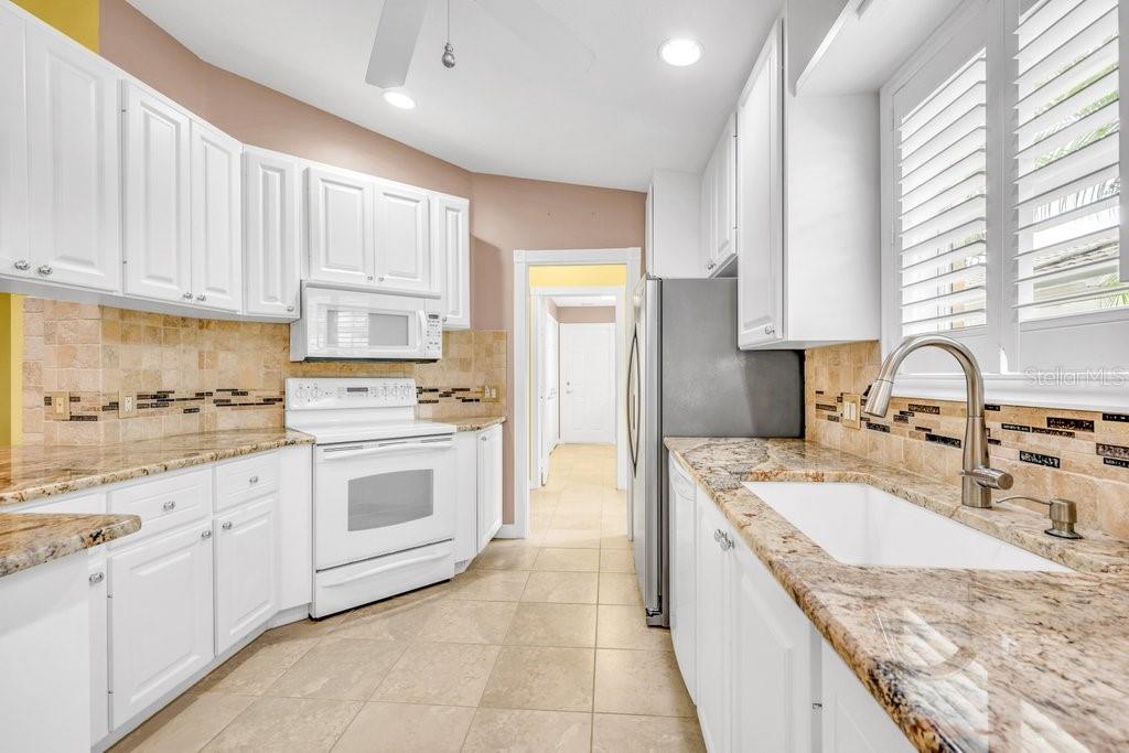 7617 CAMMINARE DR — photo 6