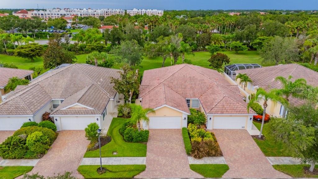 7617 CAMMINARE DR — photo 32