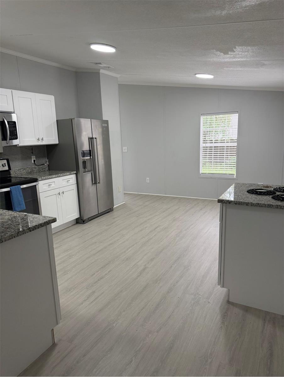 10405 JUNGLE ST — photo 11