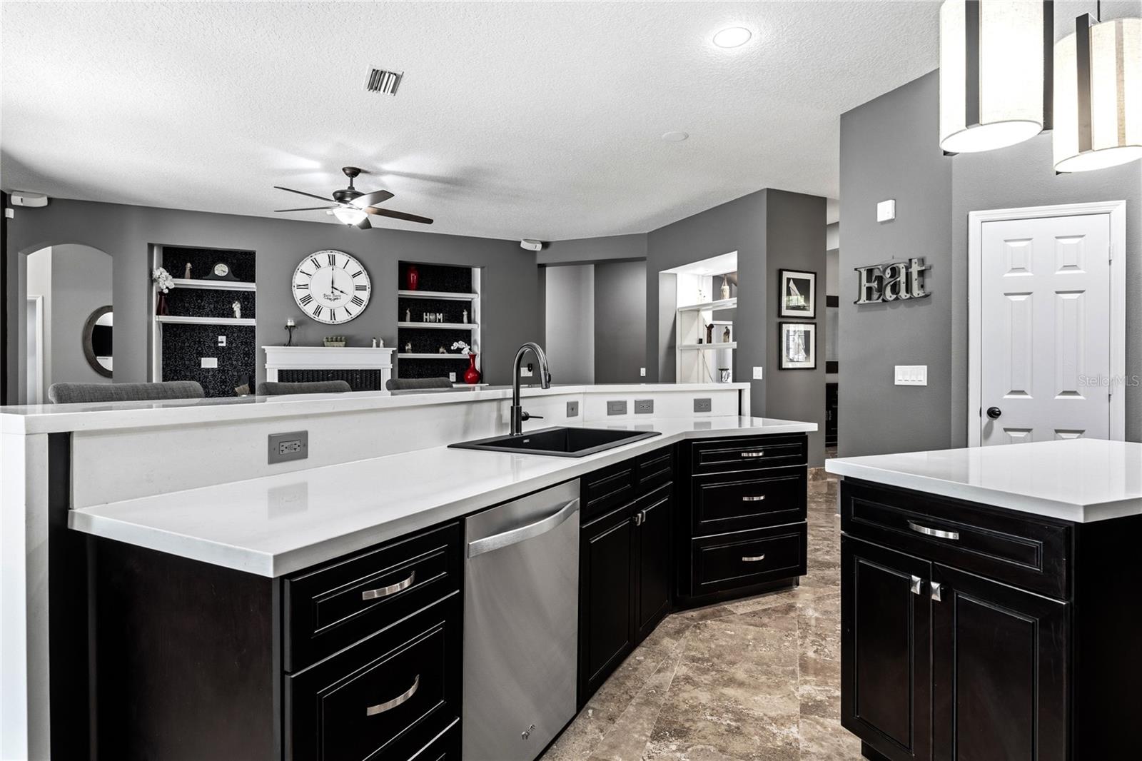 5522 REFLECTIONS BLVD — photo 10