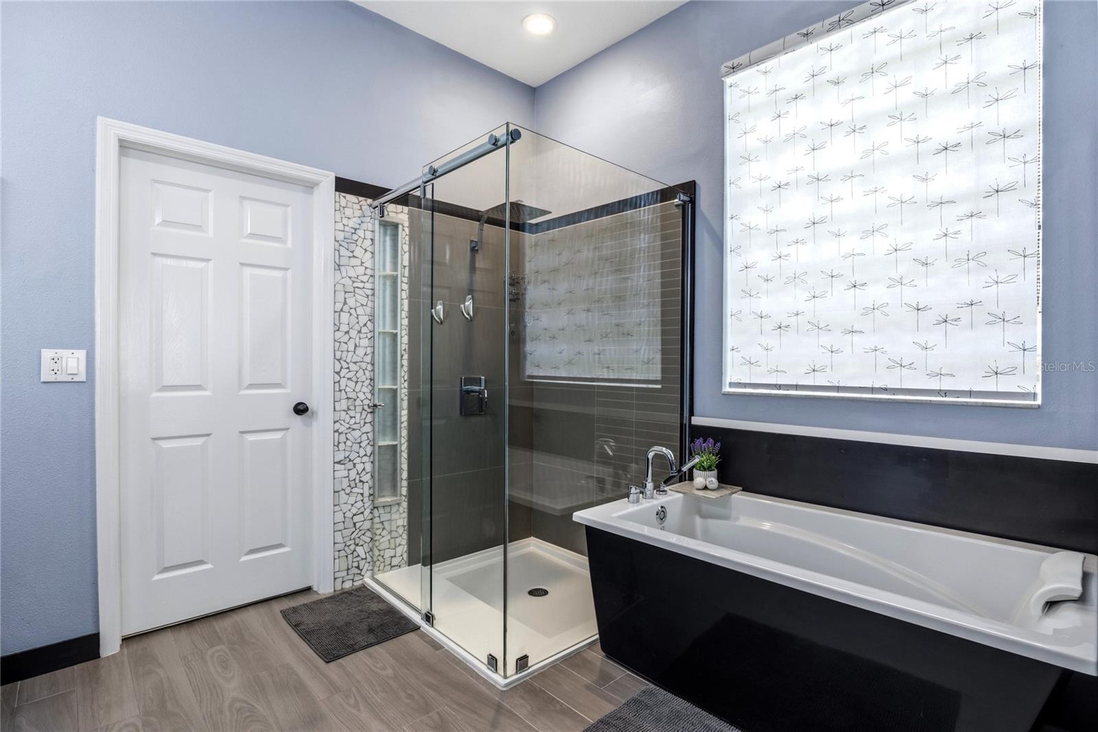 5522 REFLECTIONS BLVD — photo 18
