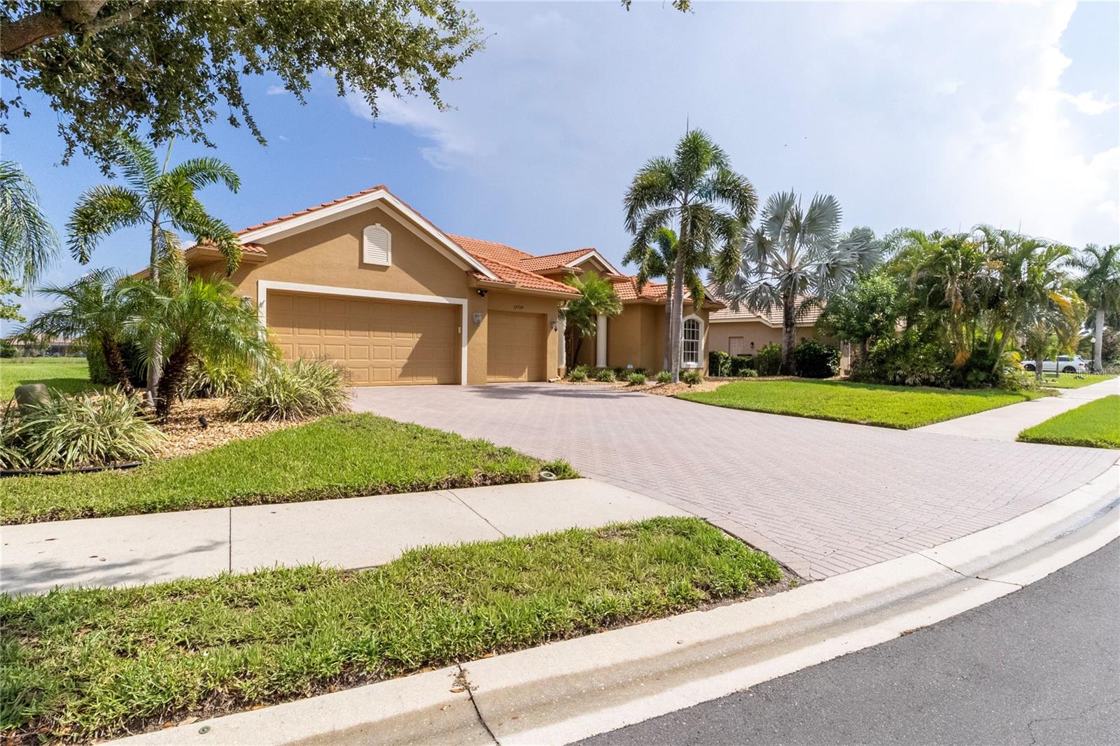 12709 PENGUIN DR — photo 2